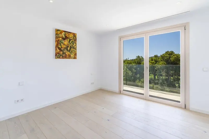 This spectacular villa in Son Vida with pool surrounded by palm trees and fantastic views of the green surroundings is located on a plot — photo 10