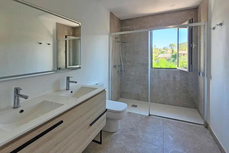 Modern terraced house with pool for rent — photo 8
