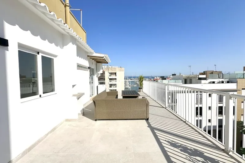 Bright penthouse close to the sea in Santa Catalina — photo 2