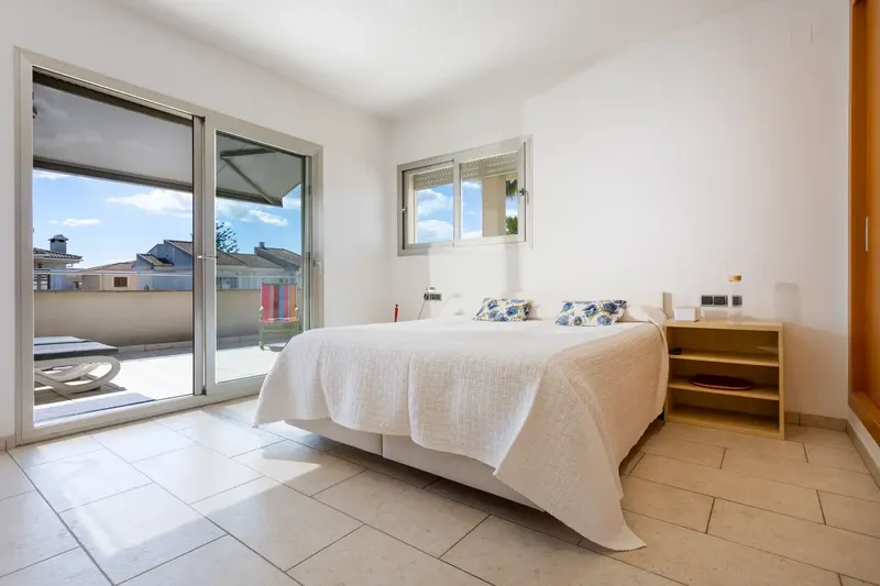 This modern detached house in Marratxí offers an exceptional blend of contemporary comfort, generous living space, and a great environment — photo 6