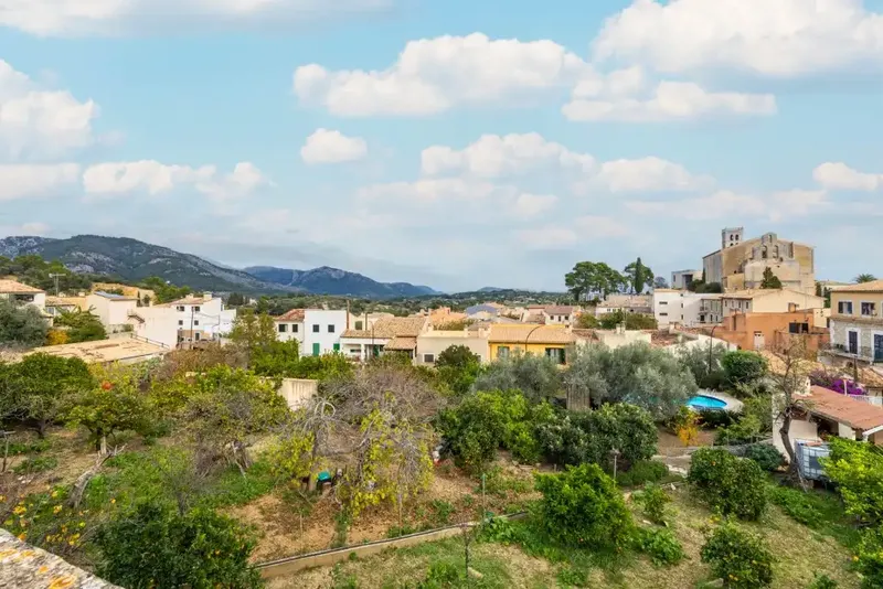 Fantastic opportunity to acquire a traditional village house that you can completely renovate and customize, in the heart of Selva — photo 2
