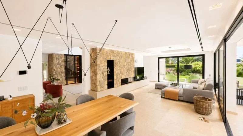 Impressive modern villa with rooftop sea views in Nova Santa Ponsa. — photo 10