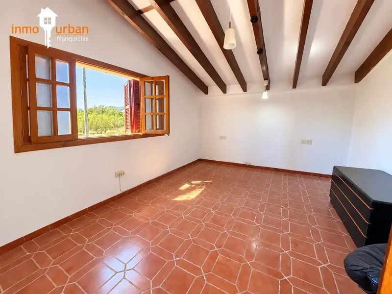 Presentamos esta exclusiva finca rústica con carácter y esencia mallorquina, situada en una tranquila zona de Establiments, a pocos minutos  — photo 6