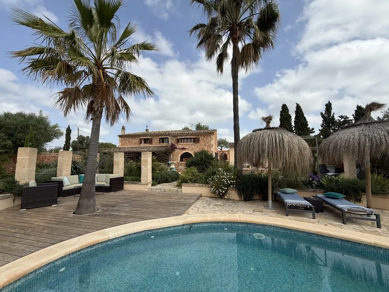 Rustic finca with beautiful garden and pool — photo 1
