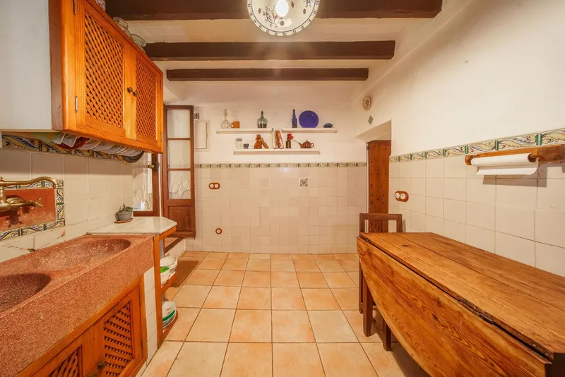 Cozy 204 m2 house with garden in Esporles — photo 10