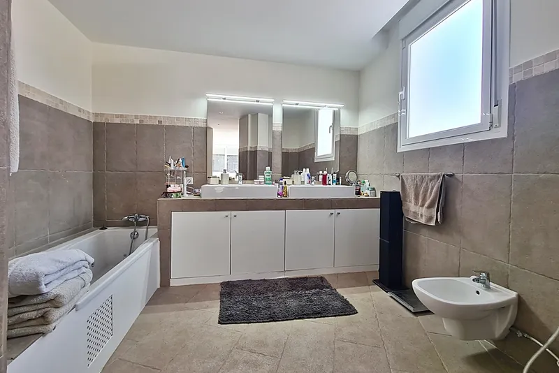 Modern villa for sale within walking distance to the beach in Calvià — photo 9