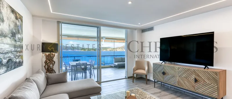 Fully renovated apartment in Santa Ponsa, Mallorca, on the beachfront with direct access to the sea — photo 5