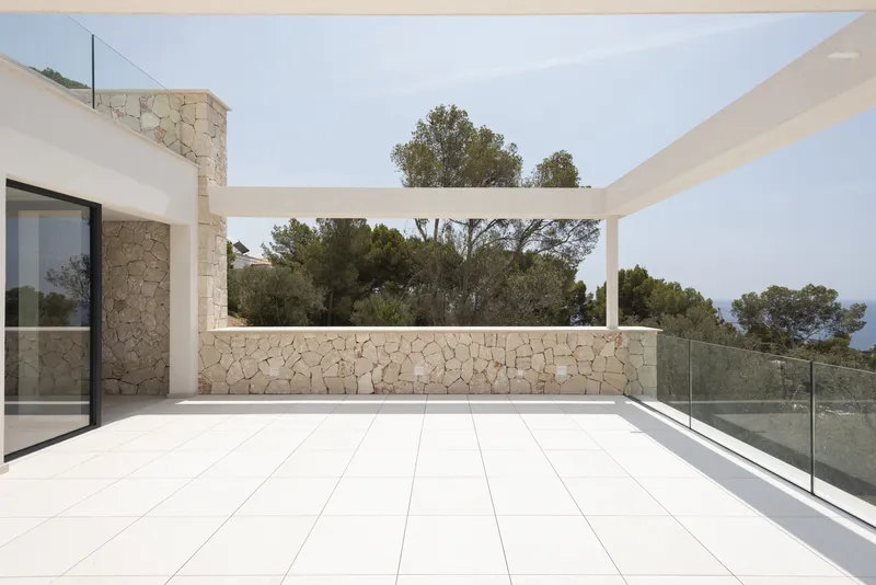 Impressive new-build villa in Portals Nous with stunning sea views — photo 4