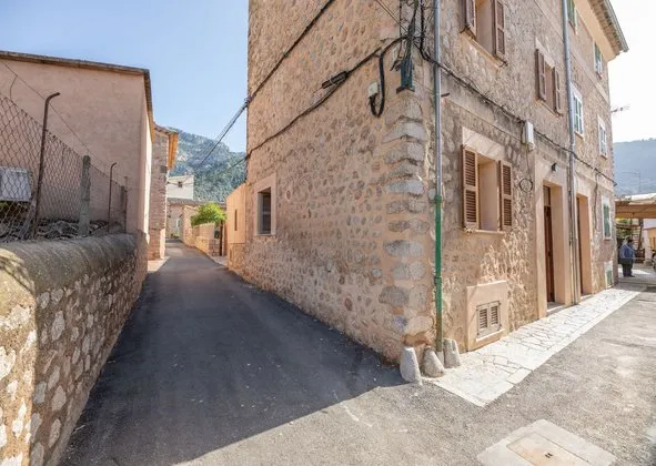 Terraced house in Camino de Ca Na Nicolava, 2, Soller — photo 1