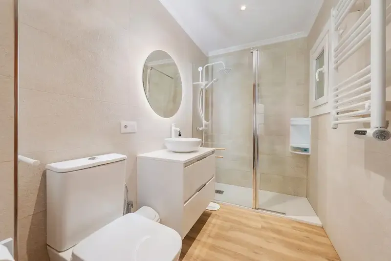 Charming detached villa for sale in a quiet residential area, conveniently located just 10 minutes — photo 12