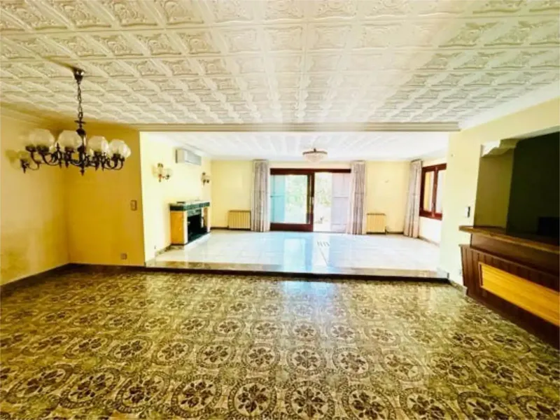 House with great potential, spaciousness and privileged location in Establiments. Ideal even for two families — photo 7