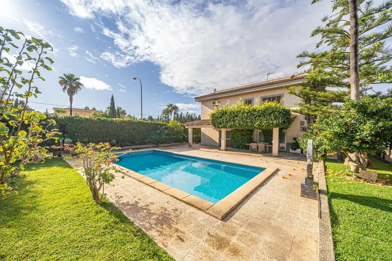 Detached chalet with pool in Las Palmeras urbanization — photo 6
