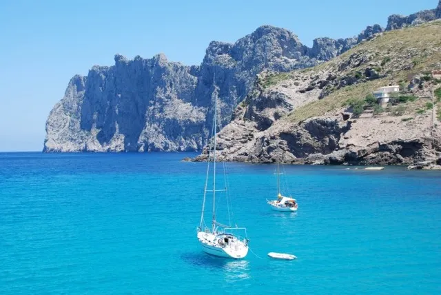 Villa renovation project in prime location for sale in Cala San Vicente, North Mallorca — photo 11