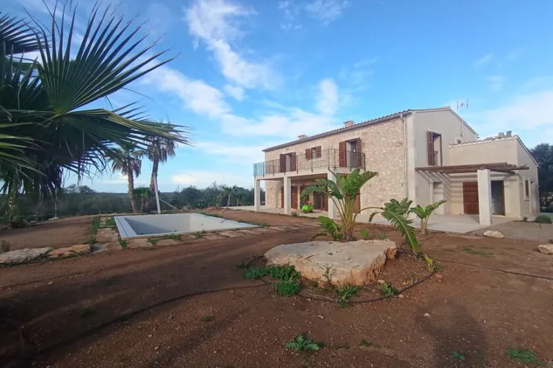 Newly built finca with pool and all extras near Santanyi — F 06 VK CM — photo 2