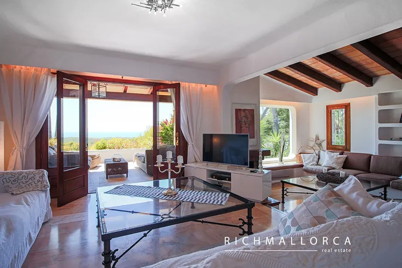 Beautiful villa in the upper area of Bendinat — photo 11