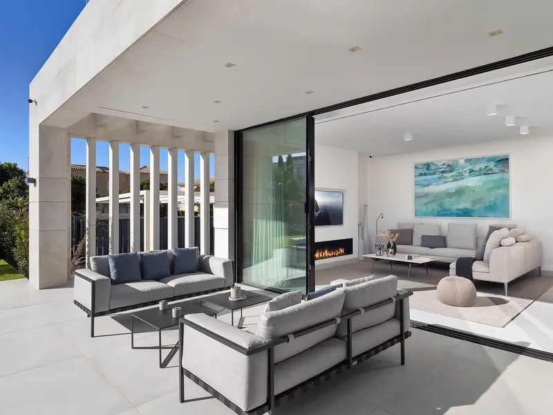 Newly built villa in exclusive development — photo 9