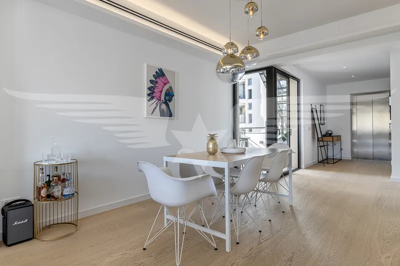 Top furnished penthouse with private roof terrace — photo 1