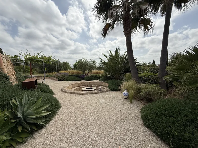 Rustic finca with beautiful garden and pool — photo 11