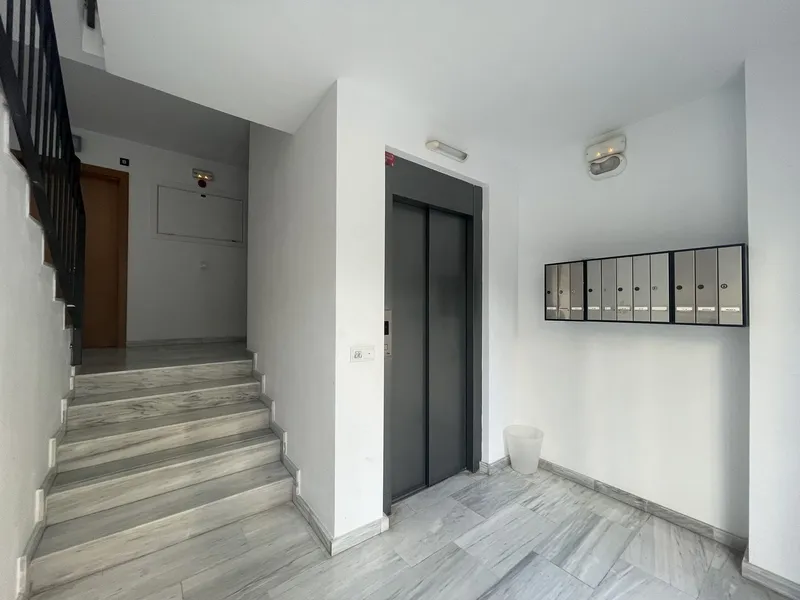 Apartment with elevator and parking — photo 9