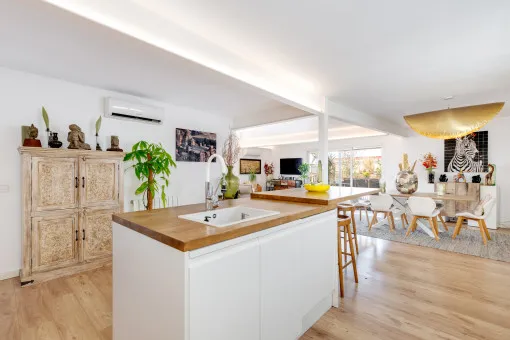 Palma City, spacious renovated apartment with a huge, sun-drenched terrace — photo 7