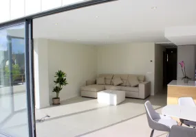 Modern Apartment with Large Terrace — photo 12