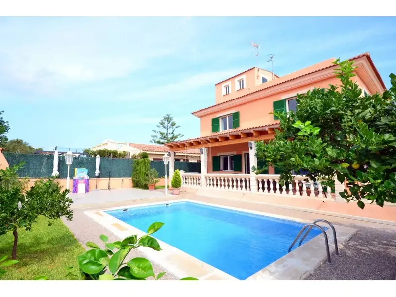 House of approx. 348m² with pool, occupancy certificate and tourist license, just 5 minutes from Cala Millor Beach, restaurants and all services — photo 2