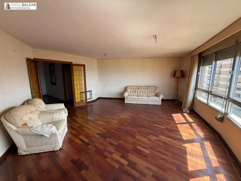 We present a magnificent sixth floor located in the coveted area of Nou Llevant, Palma de Mallorca. This property has a surface area — photo 4