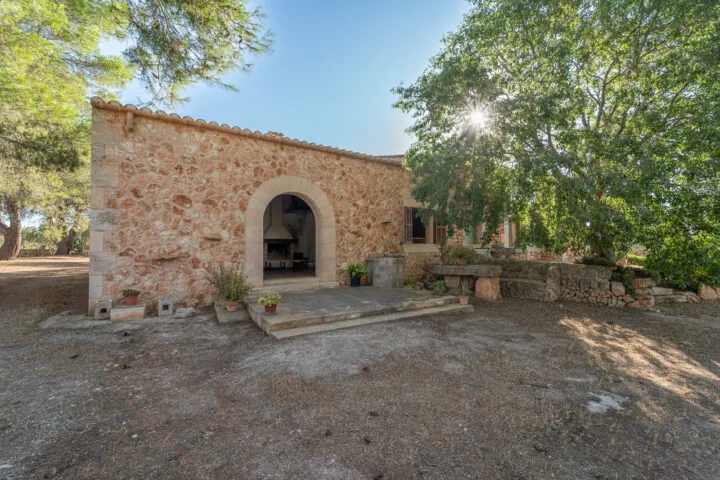 Country house for sale in Campos with land, orchard and own well — photo 1