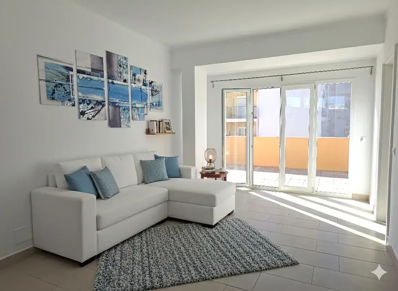 Right in the heart of Cala Millor - on the absolute first line of the sea - a property awaits you that has no rival in this form. — photo 5