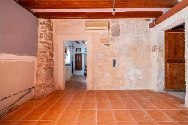 Authentic rustic estate for sale on a large plot in Ariany, Mallorca — photo 11