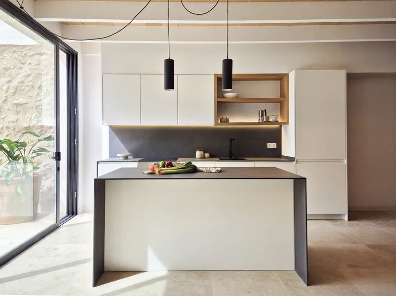 Maria de la Salut: Beautifully renovated townhouse with pool — photo 7