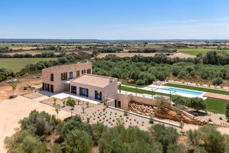Self-sufficient design finca with architectural highlights near Es Trenc — photo 3