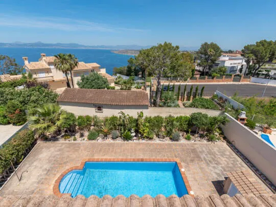 Villa with rental license and stunning views of the coast of Palma in second sea line — photo 2