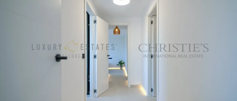 Renovated penthouse in El Terreno, Palma, with a large terrace and sea views — photo 6