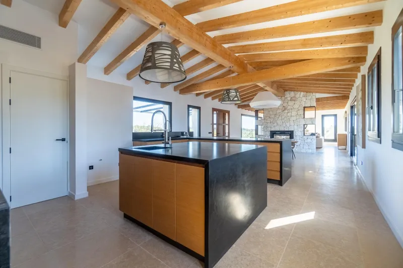 Newly built villa — photo 11