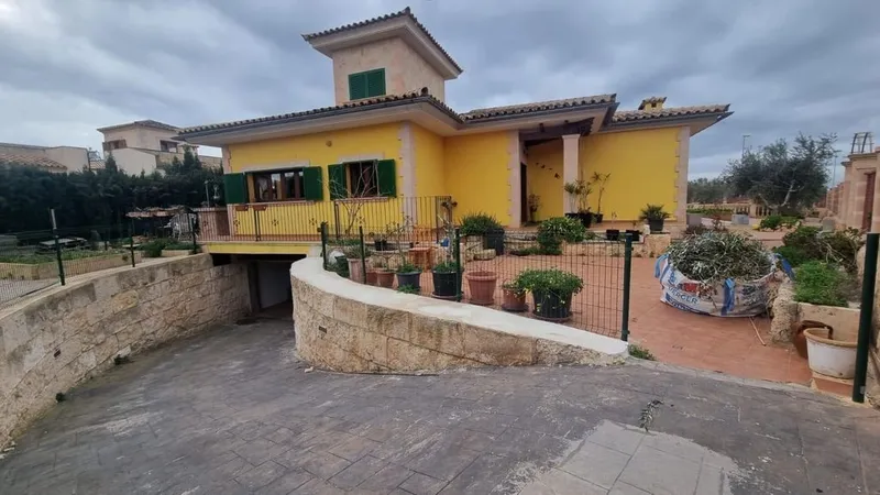 Luxury home in Llucmajor, Province of Balearic Islands — photo 1