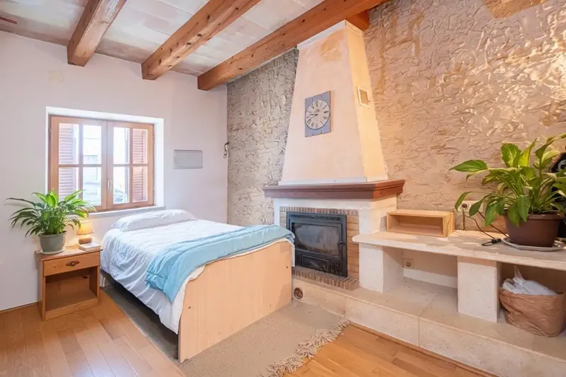 4-bedroom village house with terrace and water well in Felanitx — photo 12