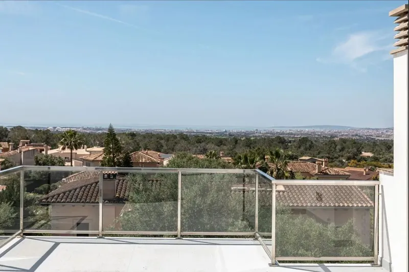 Exclusive villa with panoramic roof terrace and views of the bay of Palma — photo 11