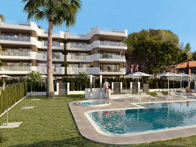 Ground floor flat in Cala Ratjada with private garden — photo 1