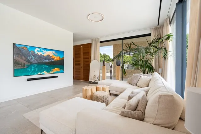 Contemporary Villa in Puig de Ros – Modern Coastal Living — photo 4