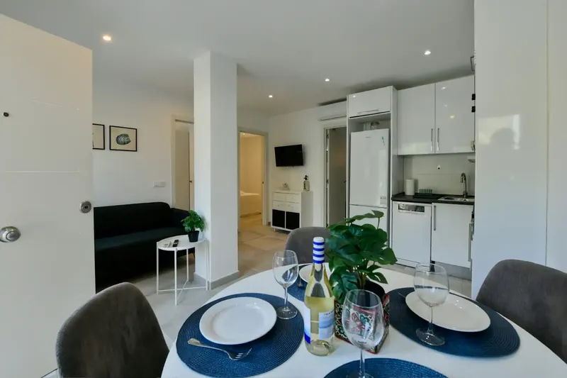 Discover this cozy apartment in one of the best areas of Paguera, ideal for a temporary stay in Mallorca — photo 1