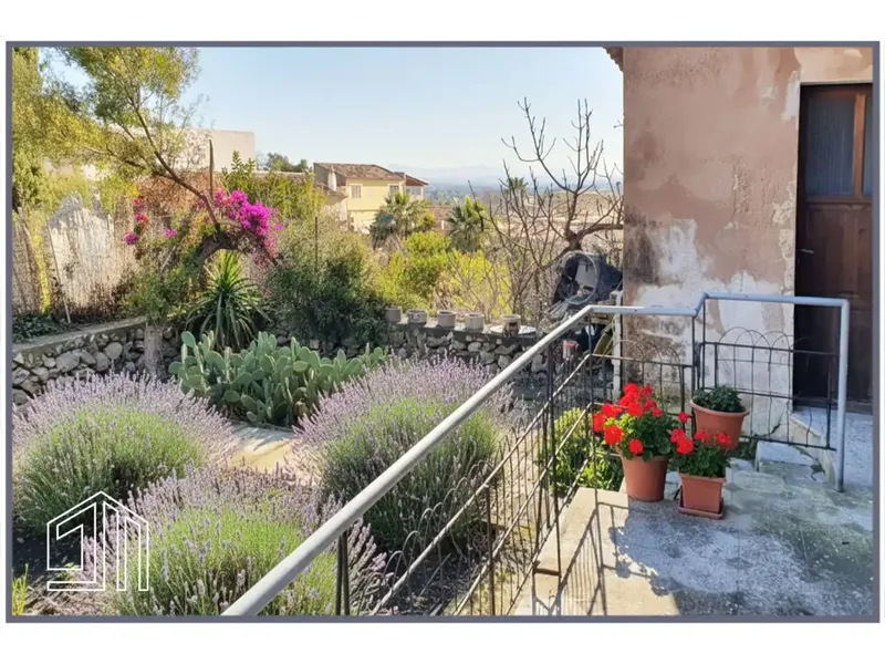 ¡GRAN OPORTUNIDAD! En el tranquilo pueblo de Selva, a los pies de la sierra de Tramuntana, nos encontramos con este peculiar inmueble con po — photo 1