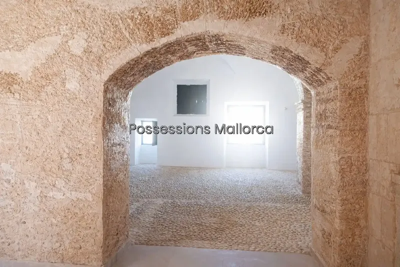 In the heart of one of the most coveted areas of Palma's coastline, between El Molinar and Coll d'en Rabassa, this large historic estate emerges — photo 5