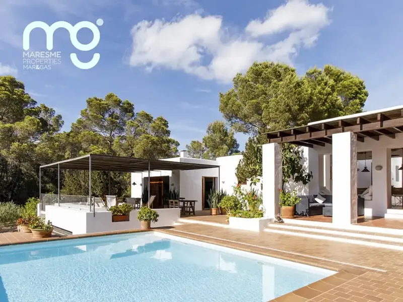 Located 5 minutes from the quiet area of Cala Saona and its crystal-clear turquoise blue beaches on the island of Formentera, this refuge house offers — photo 8