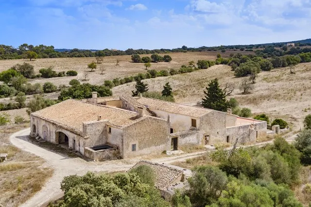 Historic country estate for sale on a huge plot in Algaida, Mallorca — photo 1