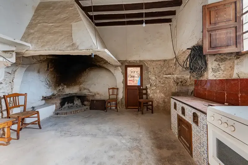 Acquiring this property is owning an authentic part of Mallorca - located in one of the most isolated areas of the Tramuntana, just after — photo 5