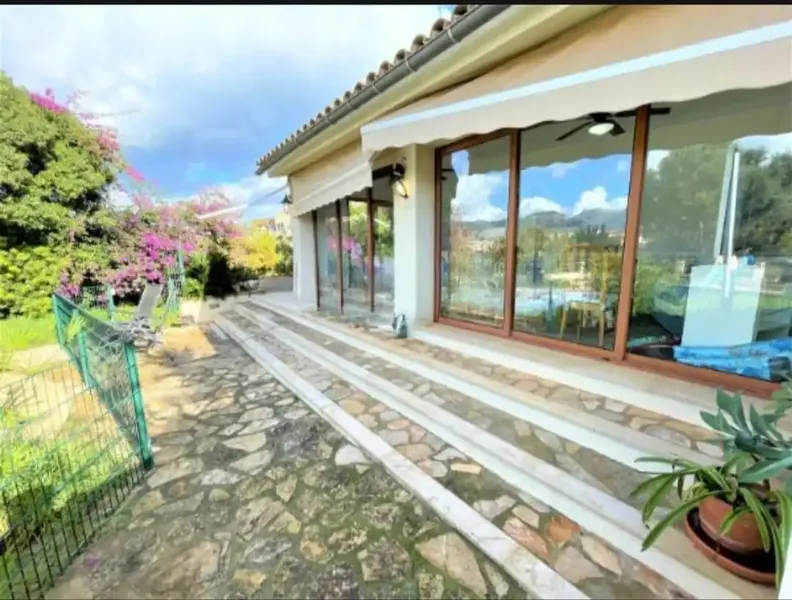 Nestled in the charming surroundings of Campanet, this magnificent detached house offers the perfect balance between tranquility, space — photo 1