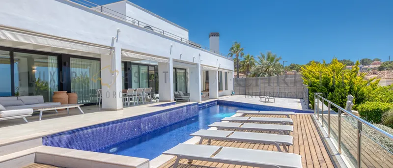 Spacious villa in Badia Blava with fantastic views in 1st sea line on the coast of Llucmajor — photo 2
