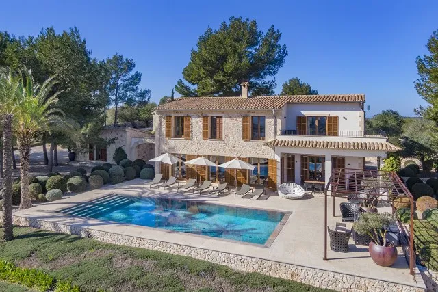 Country oasis with holiday rental license and tennis court for sale in Porreres, Mallorca — photo 3