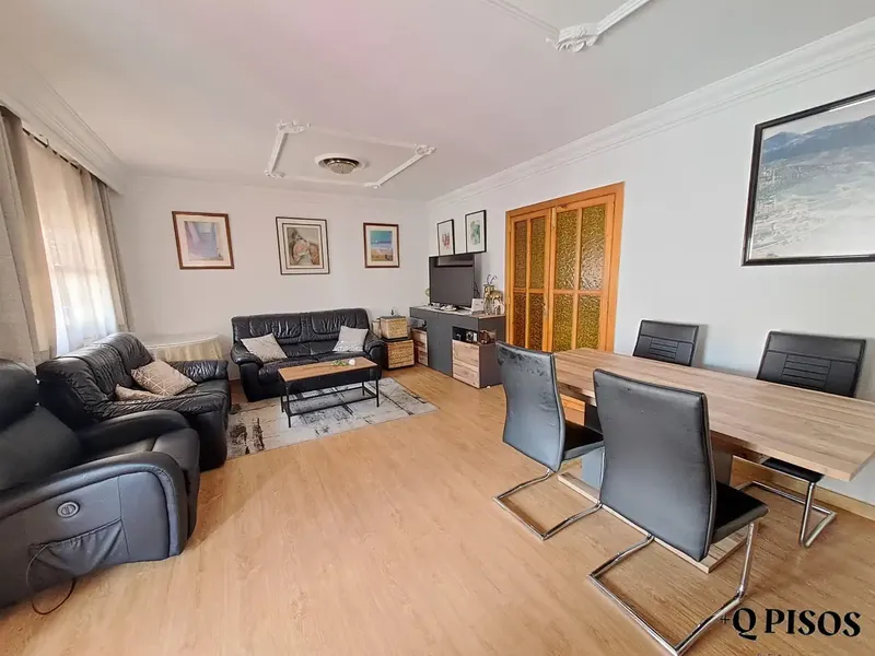 Sunny and spacious first floor, renovated property cared for down to the last detail — photo 9